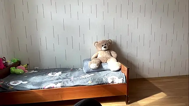 yourmiia - YourMiIa's free webcam - UK Sex Cams