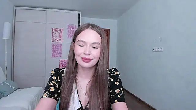 kittiangel00 - Kittiangel00's free webcam - UK Sex Cams