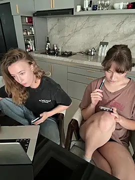 nura_n_sarah - Nura_n_Sarah's free webcam - UK Sex Cams