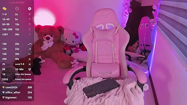 Webcam Model (Kiity-) is live