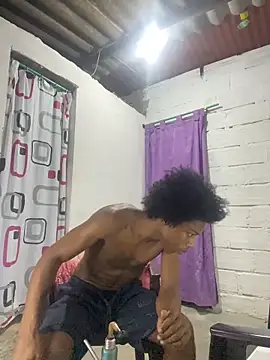 Larry-n-clouds webcam