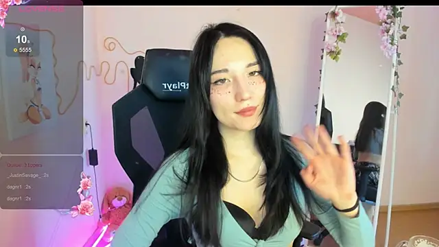 AliceeinWonderlanddd webcam