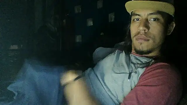 AlexAlejandro13 webcam