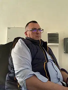 mike8523 (Ask my age) - See my pink balls??? VIDEO IN PM 20tk