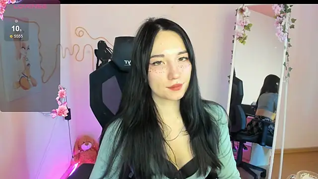 AliceeinWonderlanddd webcam