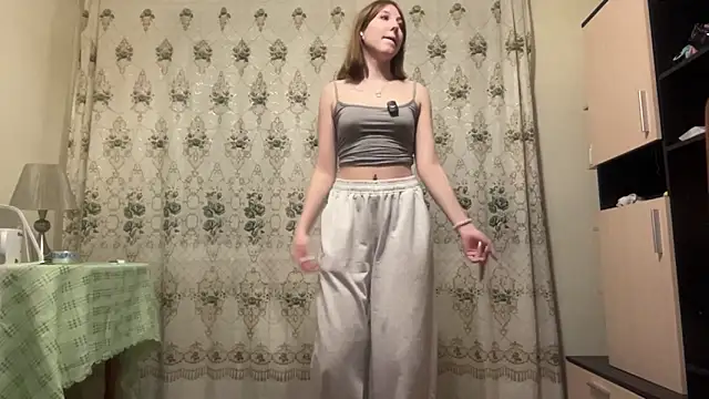 aquilineorites (F teen) - Tease with my top in slow motion