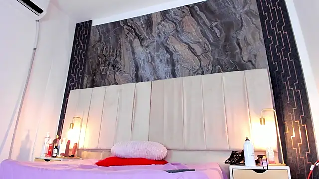 sarita_rouzze webcam