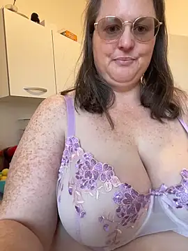 bea_french_curvy webcam