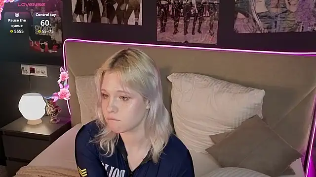 MollySoftGlow webcam