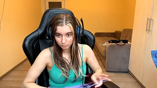 PluralPalaver webcam