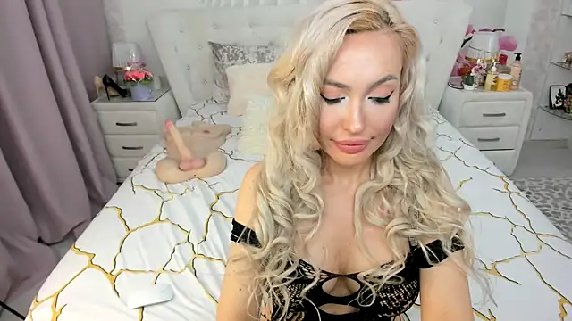 HottieSweetBritney webcam