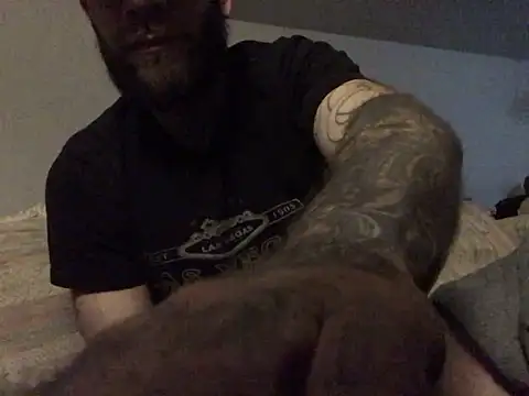 BlueCollarTattoos's live cam