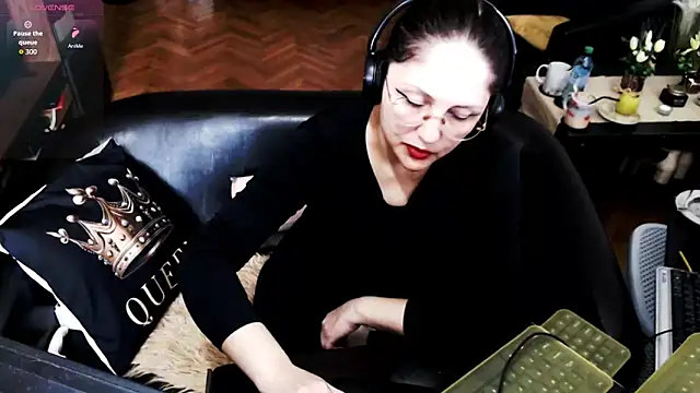 imperatriza - Imperatriza's free webcam - UK Sex Cams