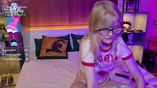 moliqin - MoliQin's free webcam - UK Sex Cams