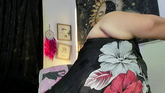 MANDY-BBW webcam