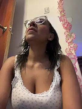 PriscilaCooper webcam