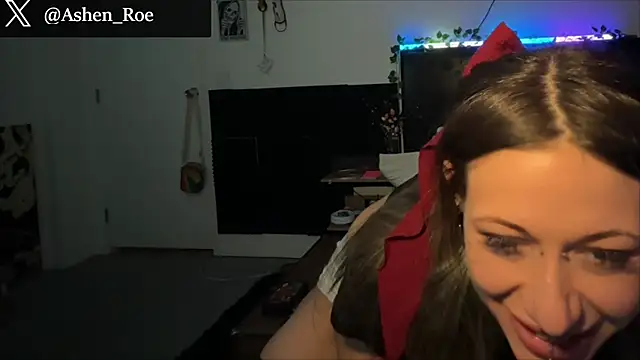 AshenRoe webcam