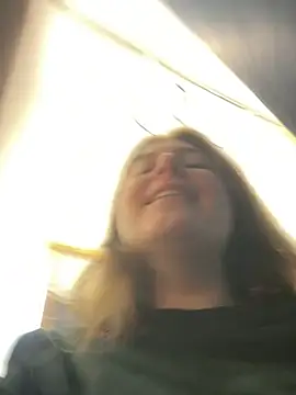 kate_nicepops999114 webcam