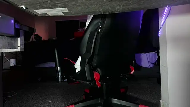 Dick_and_muscles webcam