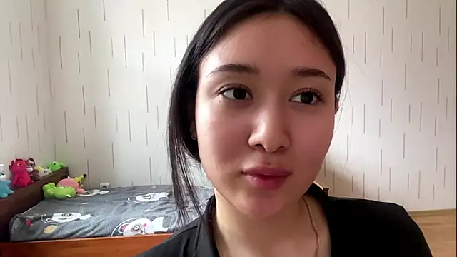 yourmiia - YourMiIa's free webcam - UK Sex Cams