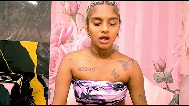 indian_barbie webcam