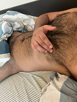 cubgay4u (M young) - Masturbate and cum on my chest