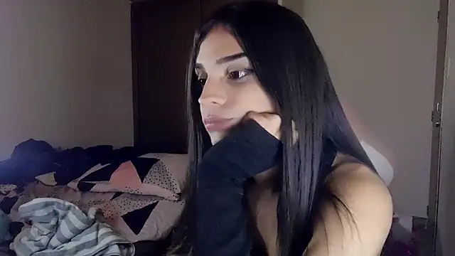 Dollbehavior_ webcam