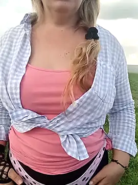 Saysomething3 webcam