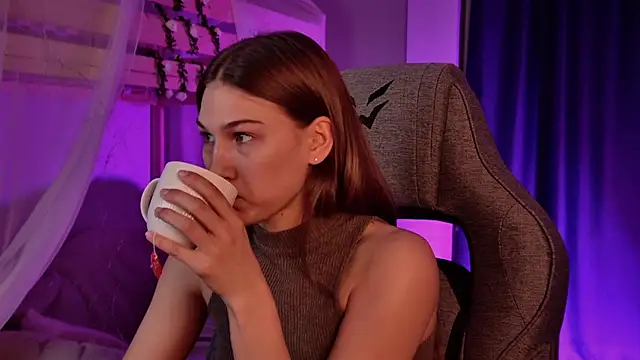 sweet_emilya - Sweet_Emilya's free webcam - UK Sex Cams