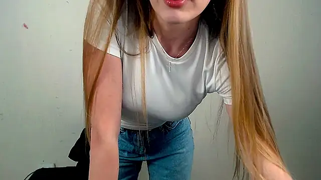 doll_angelina - Doll_Angelina's free webcam - UK Sex Cams