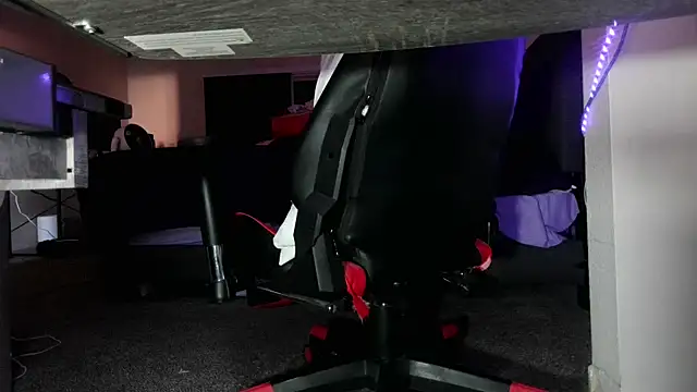 Dick_and_muscles webcam