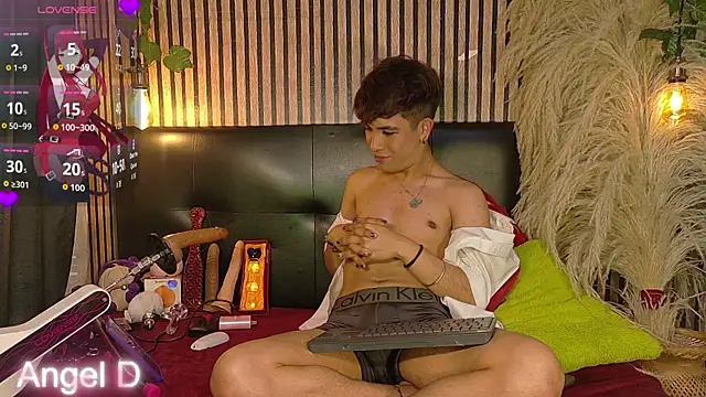 angeldust19 (M twink) - show cum