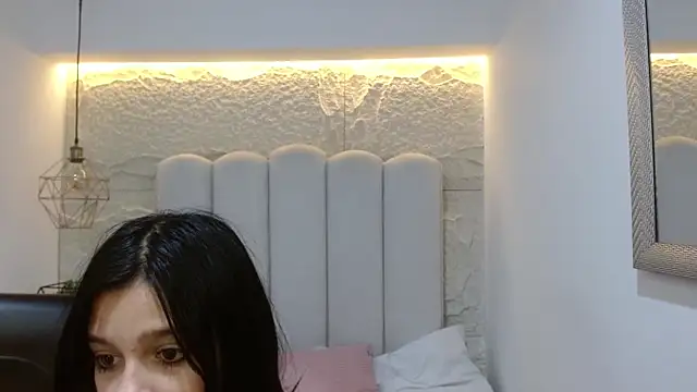 mia_velvetk webcam