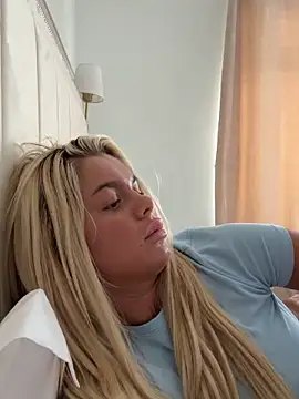 irish_barbiemilfx - Irish_BarbieMilfx's free webcam - UK Sex Cams