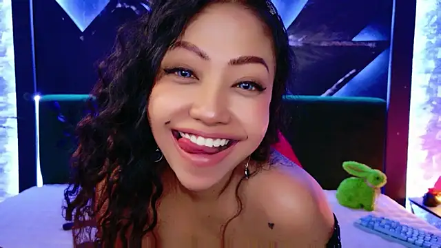 elyaquinn - ElyaQuinn's free webcam - UK Sex Cams