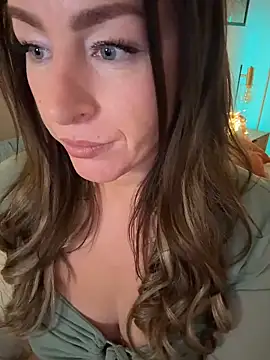 Webcam Model (ChristinaSiemone)  is live.Free join now!