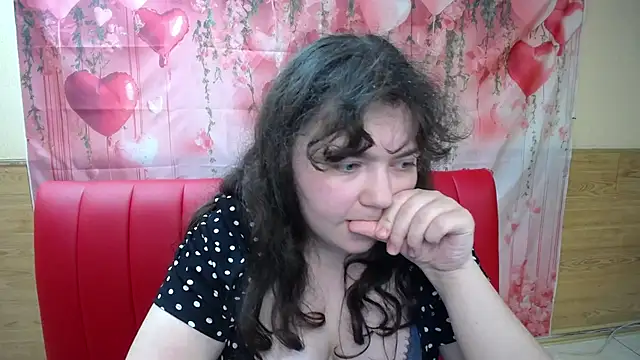 NeonilaLisova webcam