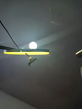 Scarlet_curly8a webcam