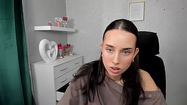 adelesolo - AdeleSolo's free webcam - UK Sex Cams