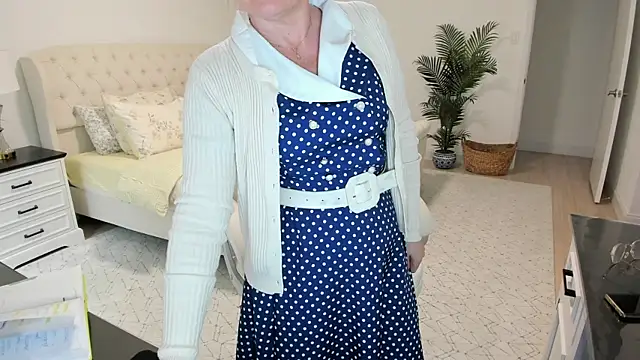 vika73 - Vika73's free webcam - UK Sex Cams