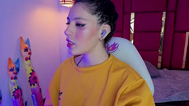 moon_winy - Moon_winy's free webcam - UK Sex Cams