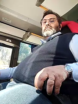 necroforo (M mature) - Fare vedere il cazzo