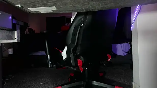 Dick_and_muscles webcam