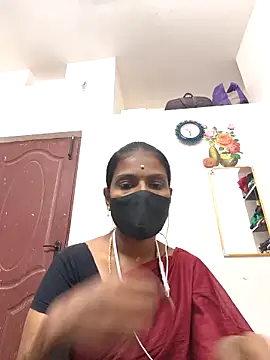 Webcam Model (Tamil_Yalini12) is live