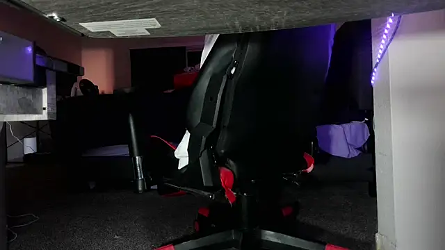 Dick_and_muscles webcam