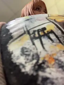 SweetCuteGirls1023 from StripChat is Freechat