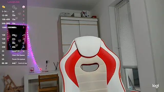 HotCarolineXO webcam