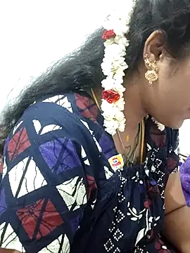 sweetqueen143 webcam