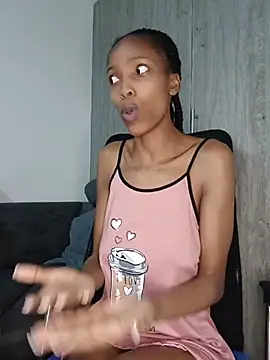 Webcam Model (MsParisSmith) is live