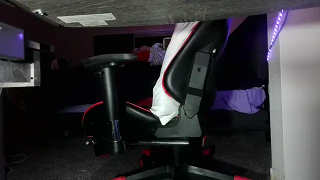 Dick_and_muscles webcam